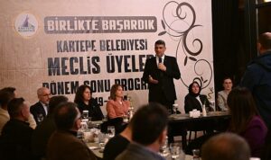 kartepe-belediye-baskani-avmmustafa-kocaman-kartepe-belediyesi-meclis-uyeleriyle-bir-araya-gelerek-birlikte-gecirdikleri-89kxxuXR.jpg