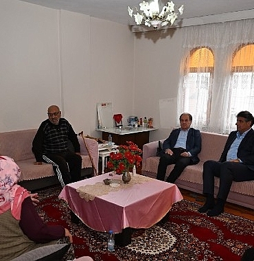 Kartepe’de Büyüklere Gönül Ziyareti
