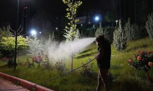 kecioren-belediyesi-ilce-genelinde-hasere-ve-sineklere-karsi-gece-gunduz-ilaclama-calismasi-yurutuyor-aDABZ8Lw.jpg
