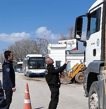 keciorende-dronla-hafriyat-kamyonu-denetimi.jpg