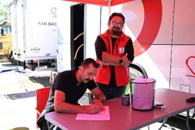 Kemer Belediye personelinden kan bağışı