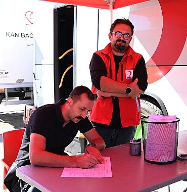Kemer Belediye personelinden kan bağışı