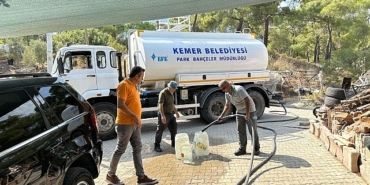 kemer-belediyesi-tekirovada-su-ulasmayan-yerlere-su-tasiyor.jpg