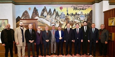 kirgizistan-ankara-buyukelcisi-kazakbayev-belediye-baskani-ariyi-ziyaret-etti.jpg