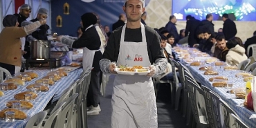 koca-bir-sehri-bir-araya-getiren-sofradayiz.jpg