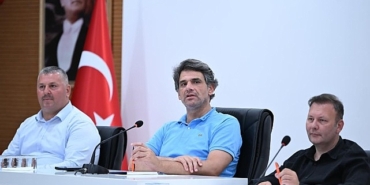 kocaman-ve-muhtarlardan-degerlendirme-toplantisi.jpg