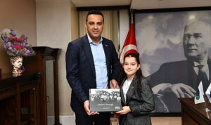 koltugunu-10-yasindaki-derene-birakan-cigli-belediye-baskani-onur-emrah-yildiz-cocuklarin-aydinlik-zihinleri-fH5ZRRLY.jpg