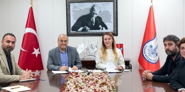 konak-belediyesi-ve-bayetavdan-is-birligi-imzalar-esit-ve-adil-yasam-icin-atildi.jpg
