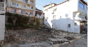 konakta-metruk-bina-yikimlari-suruyor.jpg