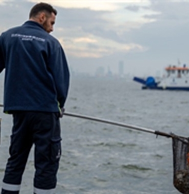 Körfez’de yağmur sonrası yüzey temizliği