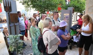kultur-evine-ilk-turist-kafilesi-geldi-4siHyvBe.jpg