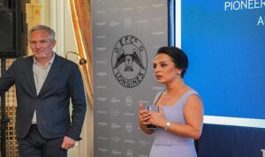 longines-iki-asra-yayilan-koklu-tarihini-marka-dostlariyla-paylasti-8WEkzu3q.jpg