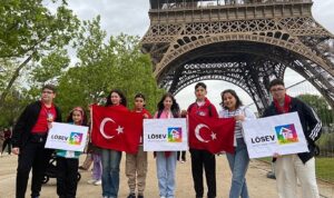 losev-yurtdisi-gezilerine-devam-ediyor-losemi-ile-mucadele-eden-ve-tedavi-suresince-losevden-destek-S8TnQP8F.jpg