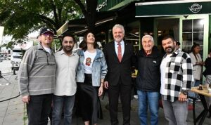 luleburgaz-belediye-baskani-dr-murat-gerenli-cekimleri-luleburgazda-suren-paranoya-filminin-setini-ziyaret-ederek-h3SgFyjx.jpg