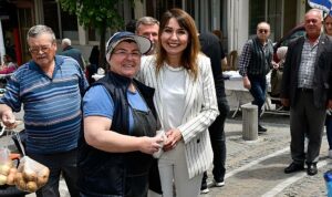 malkara-belediye-baskani-nergiz-karaagacli-ozturk-anneler-gunu-etkinlikleri-cercevesinde-sehitlik-caddesinde-duzenlenen-kadin-CEYZUKDO.jpg