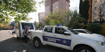 maltepe-sokaklarinda-karavanlara-gecit-yok.jpg