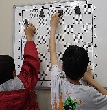 maltepede-minik-zihinler-satrancla-gucleniyor.jpg