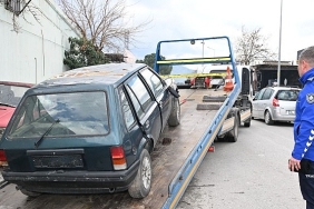 manisa-buyuksehir-sahipsiz-ve-hurda-araclari-kaldiriyor.jpg