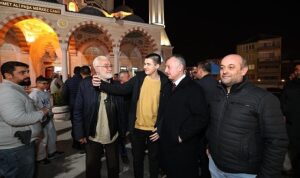 mehmet-ali-pasa-merkez-caminde-ilk-teravih-SBrDTUCl.jpg