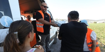 menderes-belediyesinden-destek-eli.jpg