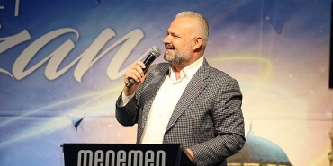 menemende-evler-tertemiz-yaslilar-mutlu.jpg