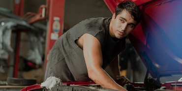 mert-ramazan-demirin-basrolunde-yer-aldigi-metruk-adam-22-agustosta-netflixte.jpg