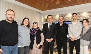 mesut-cetinkaya-kapi-kapi-geziyor-jzB8OsXf.jpg