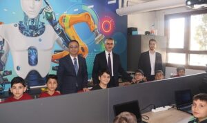 milli-egitim-bakan-yardimcisi-dr-nazif-yilmaz-izmirde-bir-dizi-ziyarette-bulundu-H5DjELKZ.jpg
