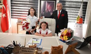 minik-ogrenciler-belediye-baskani-oldu-zsCzJUzm.jpg