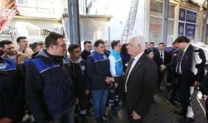 mugla-buyuksehir-belediyesi-enflasyon-karsisinda-iscisini-ezdirmedi-WkDGbzVw.jpg