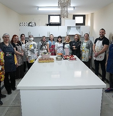 mutfak-atolyesinde-gaziemirin-yeni-ascilari-yetisiyor.jpg