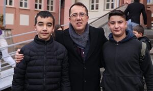 nevsehir-belediye-baskani-dr-mehmet-savran-istiklal-ortaokulu-ve-rauf-nail-akman-ilkokulunda-ogrencilerle-7ydbSlv3.jpg