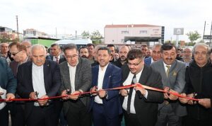 nevsehir-belediye-baskani-rasim-ari-cesitli-mahallelerde-yeni-acilan-isyerlerini-ziyaret-ederek-duzenlenen-acilis-8zMLUYad.jpg