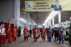 nevsehirliler-mehter-marslariyla-pazar-alisverisi-yaptilar.jpg