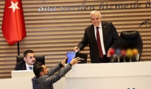 nilufer-belediye-meclisi-yeni-donemin-ilk-toplantisini-yapti-6UGRB894.jpg
