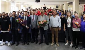 nilufer-belediyespor-hentbol-takimi-ogrencilerle-bulustu-geb3ZaMP.jpg