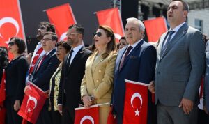 niluferde-19-mayis-kutlamalari-celenk-toreniyle-basladi-lFTuKNwi.jpg