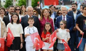 niluferde-23-nisan-bayrami-coskusu-doyasiya-yasandi-Yi8OAB6I.jpg