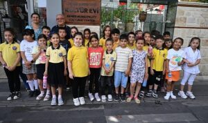 ogrenciler-kemer-belediyesi-kultur-evini-gezdi-TsrR9xZg.jpg