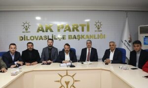 omeroglu-meclis-uyesi-adaylari-ile-bir-araya-geldi-PiNgfuOx.jpg