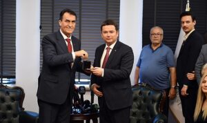 osmangazi-belediyesinde-devir-teslim-gerceklesti-5KgYyTs4.jpg