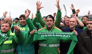 osmangazi-belediyesinde-emekcinin-yuzu-guluyor-Tey3ElH4.jpg