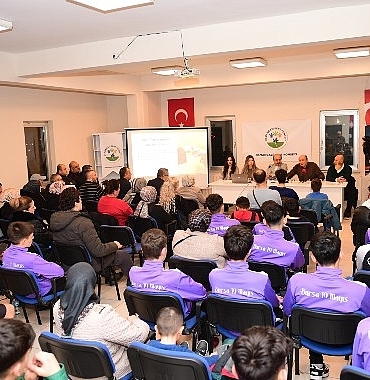 osmangazi-belediyesinden-sporcu-ailelerine-yol-gosteren-panel.jpg