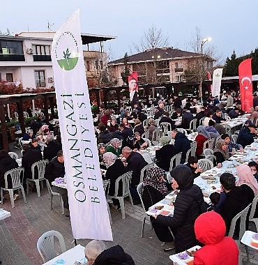 osmangazide-gonul-sofralari-yenibaglarda-kuruldu.jpg