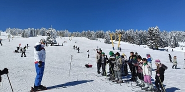 osmangazili-cocuklarin-kayak-yapma-mutlulugu.jpg