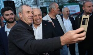 ozlucede-5-bin-kisi-iftarda-bulustu-FKecUZsf.jpg