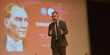 prof-dr-hasan-mert-cumhuriyete-giden-yolu-anlatti.jpg