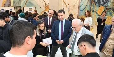 prof-dr-kilic-aydindaki-proje-pazarinda-genc-bilim-insanlariyla-bulustu.jpg