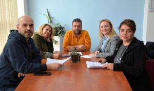 radyo-ege-kampuste-ogrenciler-radyoculugunu-mutfaginda-ogreniyor-Vkw7BhZp.jpg