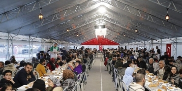 ramazan-ayinin-manevi-iklimi-doyasiya-yasaniyor.jpg